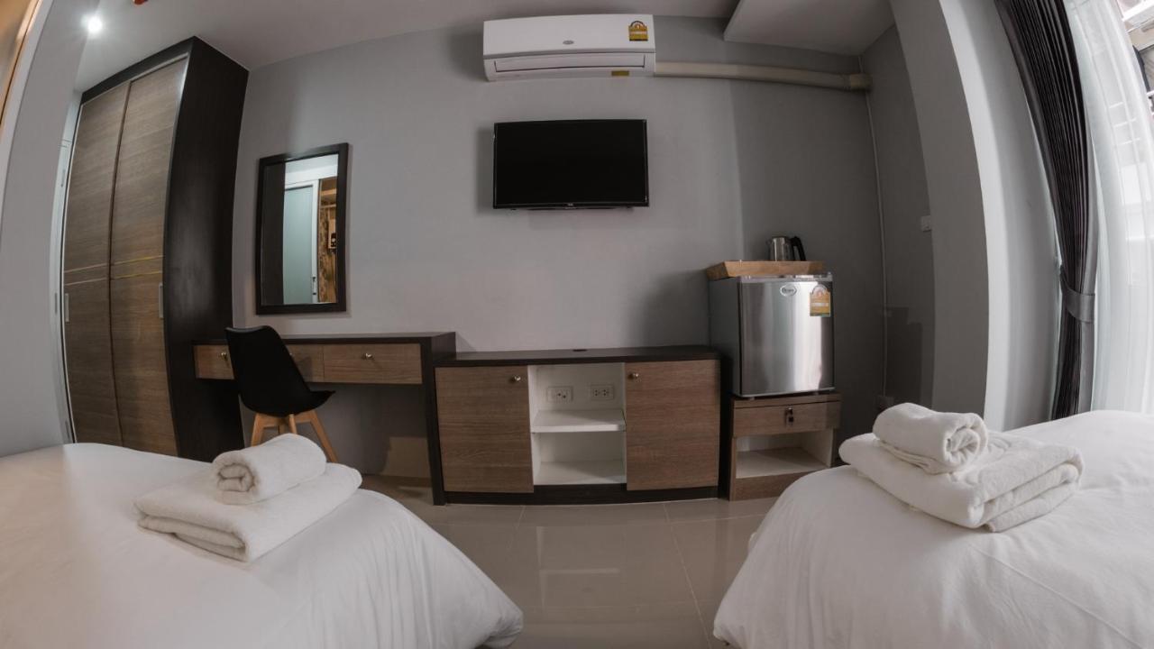 Step One At Bangkok Apartment Exterior photo